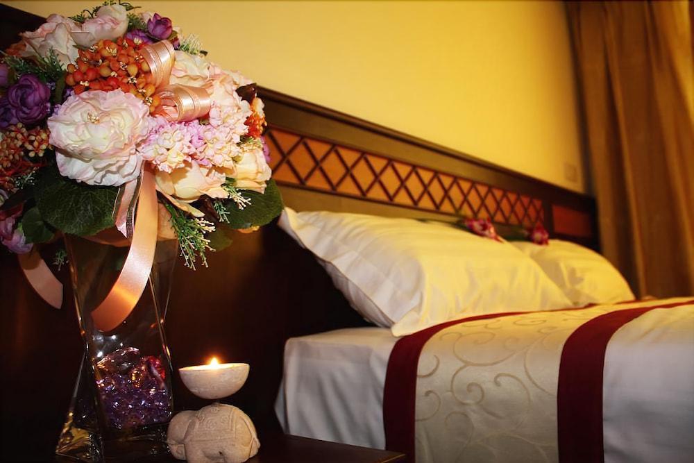 ミロフト サトーン ホテル【SHA Plus+認定】 バンコク都 エクステリア 写真 A bedroom at the hotel