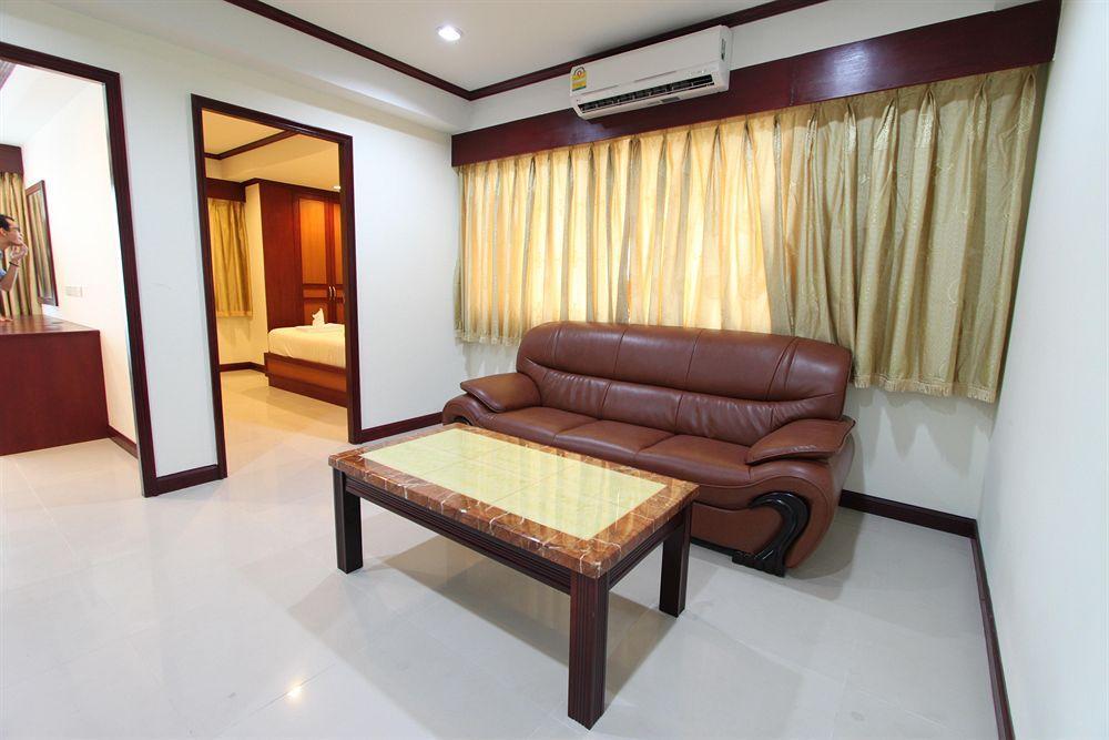 ミロフト サトーン ホテル【SHA Plus+認定】 バンコク都 エクステリア 写真 A living room in a condominium