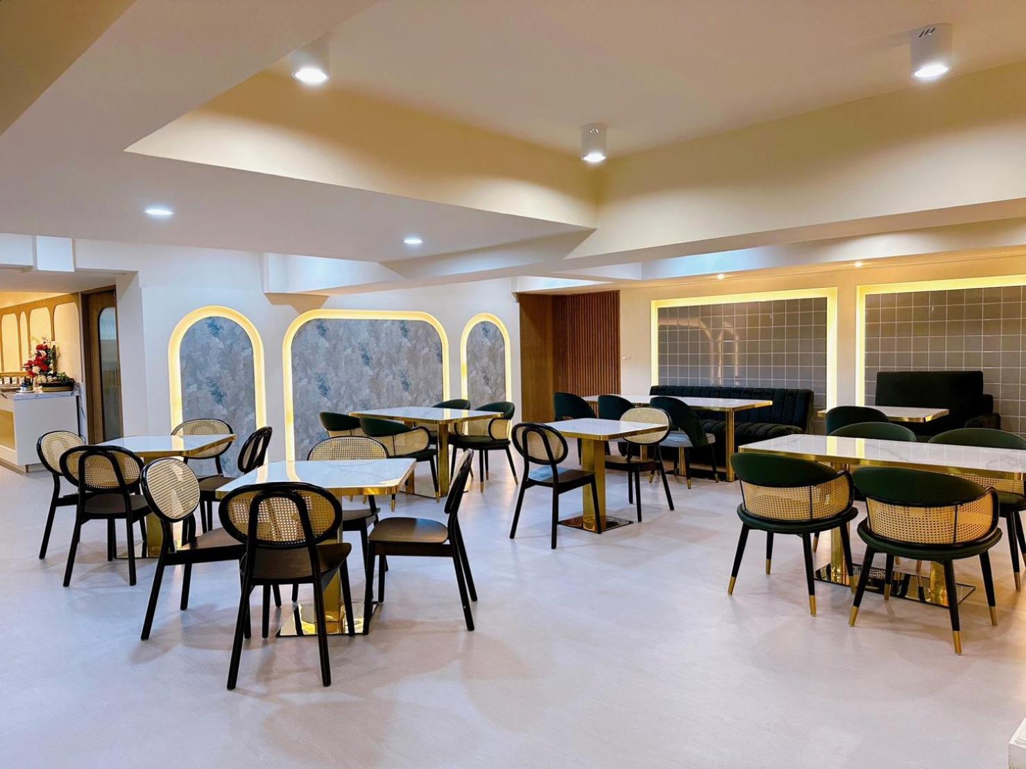 ミロフト サトーン ホテル【SHA Plus+認定】 バンコク都 エクステリア 写真 The lounge at the airport